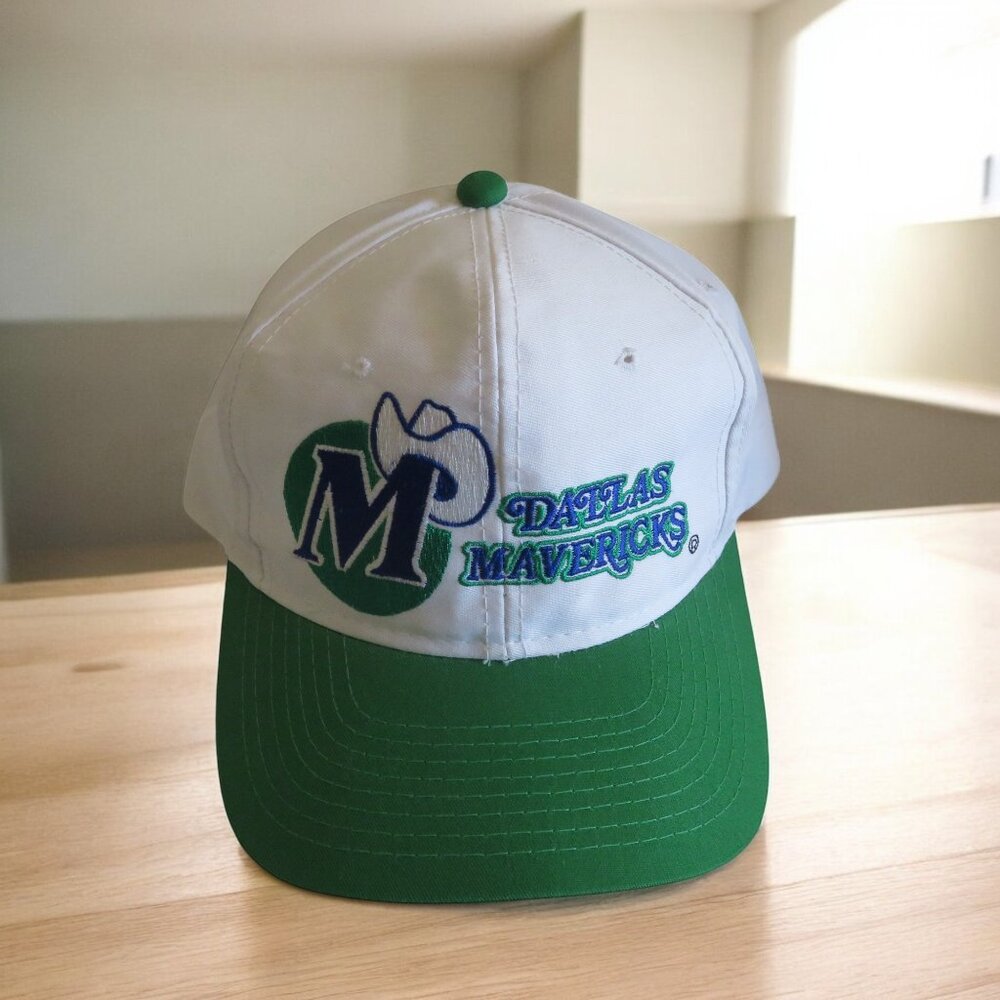 Vintage Dallas Mavericks Snapback Hat, Very Good Pre-owned Condition